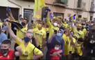 Multitudinaria rúa de celebración del Villarreal con su afición