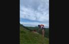 Vídeo del rescate de un potrillo en el monte Saioa