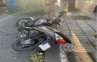 Detenido un joven tras ocasionar daños en un comercio,  un coche y una moto