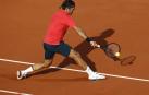 Roger Federer, durante su partido ante Cilic en Roland Garros.