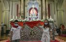 La capilla de San Fermín acogió este domingo, 6 de junio, la misa de la Escalerica sanferminera que en esta ocasión dobló la ceremonia en dos, una primera para los niños y otra para el resto de fieles.