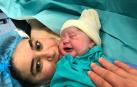 Una mujer da a luz un bebé sano tras pasar 24 días ingresada en la UCI por Covid