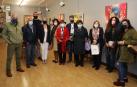 Algunos de los artistas que participan en la exposición. De izquierda a derecha: Carlos Ciganda, Álvaro Gómez, Ariel Elizondo, Victoria Sorell, Isabel Erro, Conchi Ororbia, el escritor Jon Ander Crespo, Gloria Ferrer, Sofía Latiesas, Carmen Mora e  Itziar Aguado.