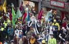 Ilusión, colorido y magia en el desfile de la comitiva real por Pamplona.
