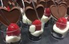 Imagen del bizcocho de chocolate con crema de queso