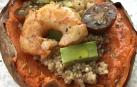 Imagen del boniato relleno de ensalada de quinoa