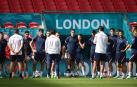 Budimir se pone el traje en Wembley