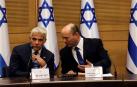 Yair Lapid (izada) y Naftali Bennett (dcha), en el Parlamento israelí.