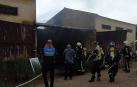 Fotos del incendio de material abandonado en una nave en la avenida del Instituto.