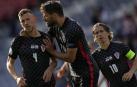 Croacia sobrevive en el alambre
