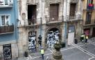 Durante estos días han comenzado los preparativos para realizar los sondeos y el acceso debe realizarse por los balcones, al estar tapiada la planta baja del inmueble desde que fue desalojado de okupas en 2018 la última vez.
