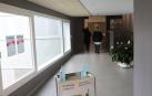 Imagen del interior del centro de Mutilva donde se aprecia el mantenimiento de las medidas higiénicas frente al coronavirus.