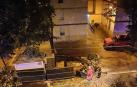 Cortan y retiran un árbol de la calle Manuel de Falla de Pamplona