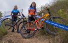 Edurne Izcue (Club BTT Navarra UMEN) y Estíbaliz Sagardoy (Conor-Saltoki) en el circuito de Estella.