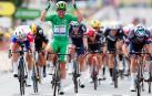 Mark Cavendish celebra el triunfo en la meta de Chateauroux