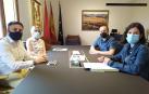 La directora general de Transportes y Movilidad Sostenible, Berta Miranda, con el alcalde de Leitza, Mikel Zabaleta, el representante de la compañía de transporte CONDA, Juanjo Suárez, y la representante de Leizaran Mariezcurrena Hermanos, Mikaela Mariez