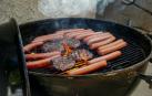 Las hamburguesas y salchichas tienen un contenido elevado de grasas saturadas