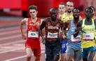 El gallego Adrian Ben, a la izquierda, durante la final de 800 en la que quedó quinto