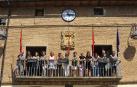 Jesús García, Yosune Villanueva, Maite Balenzuela, Cristina Arguiñáriz, Mila Elduayen, Mª Carmen Cáncer, Begoña Jiménez, Charito Jiménez, Tere Fernández, Naroa Fernández, Inma Vidarte, Luis Elrío y Javi Imas. Ellos son parte del grupo de voluntarios que ayudó en las vacunaciones
