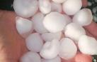 Otra imagen del tamaño de las bolas de granizo recogidas en Cabanillas