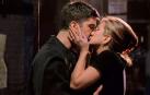 Fotograma de 'Friends' en el que Rachel y Ross se besan por primera vez