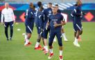 Mbappé durante el entrenamiento con la selección francesa