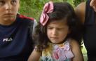En plena pandemia, la familia de Valeria, que ahora tiene tres años, buscaba desesperada un diagnóstico. La pequeña sufría multitud de espasmos cada día, con algunos se le caían incluso las cosas de las manos. Con un año y medio aún no había aprendido a andar. Los especialistas les dijeron primero que era simplemente un tic, luego que sería epilepsia infantil. Tardaron casi dos años en tener un diagnóstico: se trataba de una alteración de un gen que padecen menos de 100 personas en el mundo. Los tratamientos solo han hecho menos visibles los espasmos, pero los sigue teniendo y le han afectado gravemente al desarrollo. Valeria, por ejemplo, no ha aprendido a hablar. Valeria y su familia han creado un perfil en Instagram para encontrar a las pocas personas que sufren la misma alteración o algún especialista en el mundo capaz de mejorar su pronóstico.