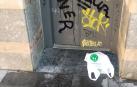 Suciedad y restos tras San Fermín Chiquito en la plaza Compañía de Pamplona