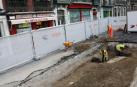 La obra para instalar los buzones de recogida neumática de residuos comprende varios metros de la calle Ansoleaga, a la altura de la plaza de San Francisco