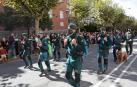 Un momento del desfile que recorrió la Avenida Galicia, en Pamplona, con el paso del grupo de rescate en montaña, el GREIM