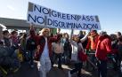 Protesta en Trieste (Italia) contra la obligatoriedad del pasaporte Covid