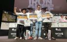 El equipo navarro muestra su título de ganador en el Miniature Iron Chef