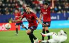 El central navarro, en una acción de su último partido contra el Granada, donde rindió a gran nivel