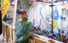 Alberto Ginés -primer campeón olímpico de la historia en escalada- ayer en el rocódromo de Berrioplano, uno de sus centros de entrenamiento