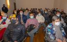 El público que acudió a la asamblea en la casa de cultura Fray Diego de Estella