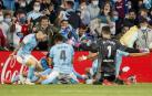 Los jugadores del Celta celebran el gol del empate, anotado por Iago Aspas