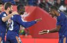 El jugador del Real Madrid Ferland Mendy celebra su gol con Alaba