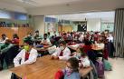 Alumnos de 1º de la ESO del colegio Santísimo Sacramento entrevistan a abuelos sobre sus costumbres navideñas