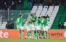 Los jugadores del Betis celebran un de los goles anotados al Ferencváros