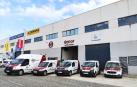 Vehículos de Denor en sus instalaciones en Huarte.