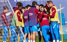 Entrenamiento de los jugadores dle F.C. Barcelona este viernes, 26 de noviembre, en la ciudad deportiva Joan Gamper