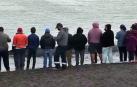 Vecinos y pescadores de la región del Biobío se vieron en la responsabilidad de ayudar al cetáceo a volver al mar
