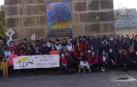 Niños y mayores participaron en la marcha que partió desde Iracheta