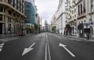 Imagen de la Gran Vía desierta en pleno confinamiento