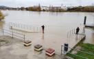 El río Ebro, desbordado en Tudela.