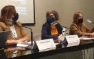 Margarita Sánchez, representante de la Red Past Women, la consejera de Cultura y Deporte, Rebeca Esnaola, y la directora del Servicio de Museo, Susana Irigaray.
