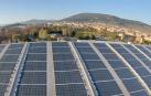 Placas fotovoltaicas en un edificio de Pamplona