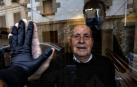 Unai Beroiz retrató a través del cristal a su abuelo Miguel Nieto, recluido en su casa de Huarte durante el confinamiento.