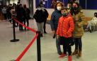 Varios niños esperan en fila con sus familias para vacunarse en Tafalla el pasado 15 de diciembre