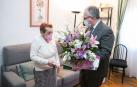 El alcalde felicita a Maria Paz Amézqueta Diez de Ulzurrun que hoy cumple 100 años